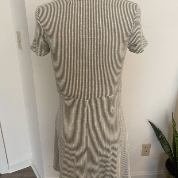 Caution to the Wind Light Green Striped Self tie A line Stretch Dress Size Large - Picture 4 of 9